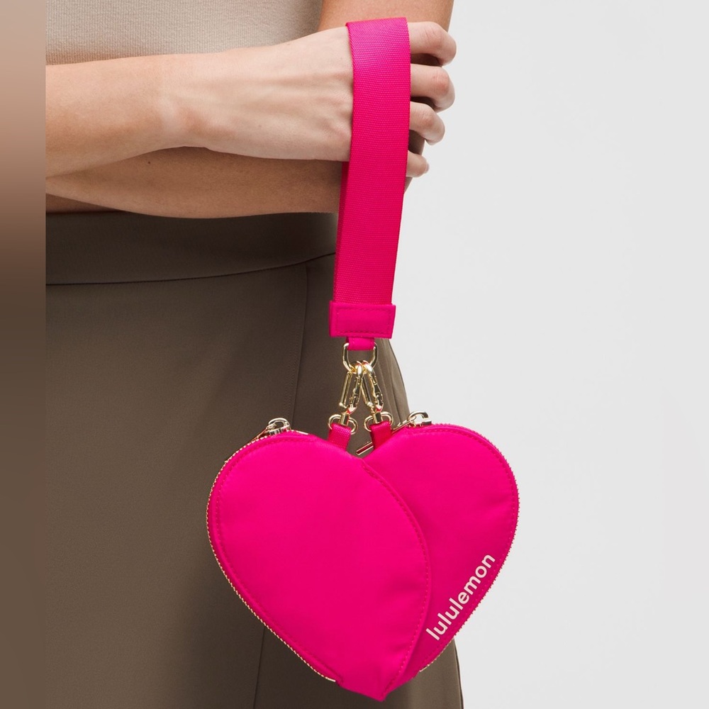 Lululemon Dual Pouch Wristlet Heart, Passionate/Passionate/Gold - NWT - Picture 2 of 4